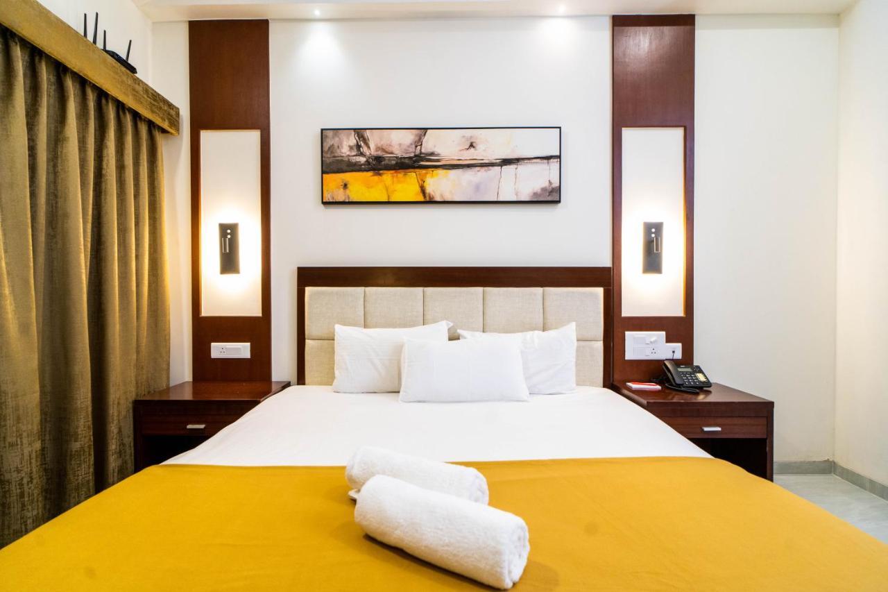 Grande Alpine Hotel Vagator Ngoại thất bức ảnh