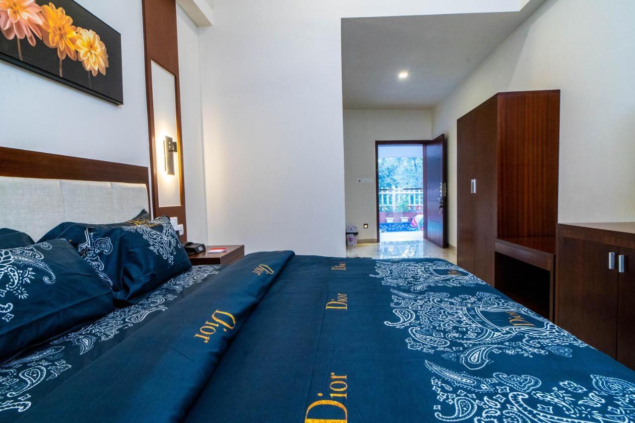 Grande Alpine Hotel Vagator Ngoại thất bức ảnh