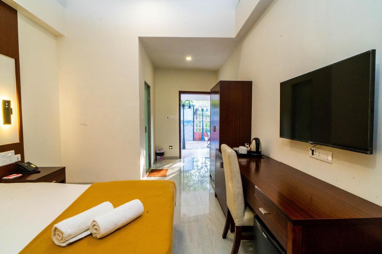 Grande Alpine Hotel Vagator Ngoại thất bức ảnh