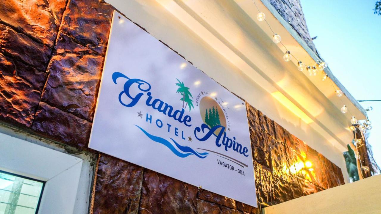 Grande Alpine Hotel Vagator Ngoại thất bức ảnh